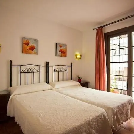 Palomares 2* سالوبرينيا